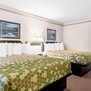 Queen Room Two Queen Beds Bath Tub Disability Access
